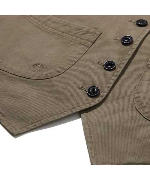 PENFIELD(ペンフィールド)の「ウィメンズシグネチャーフェイデッドコットンメディーバルベストベージュ_FR2WV01F(ベスト・レディース・ベージュ・SMALL/MEDIUM)」の6枚目の写真