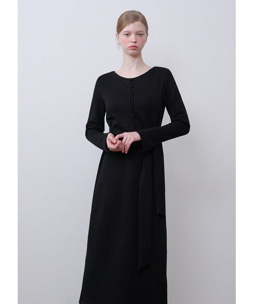MICANE(ミケーネ)の「キャッシュストラップロングドレス(ワンピース・レディース・ライトベージュ/ブラック・LARGE/X-LARGE/XX-LARGE/SMALL/MEDIUM)」の12枚目の写真