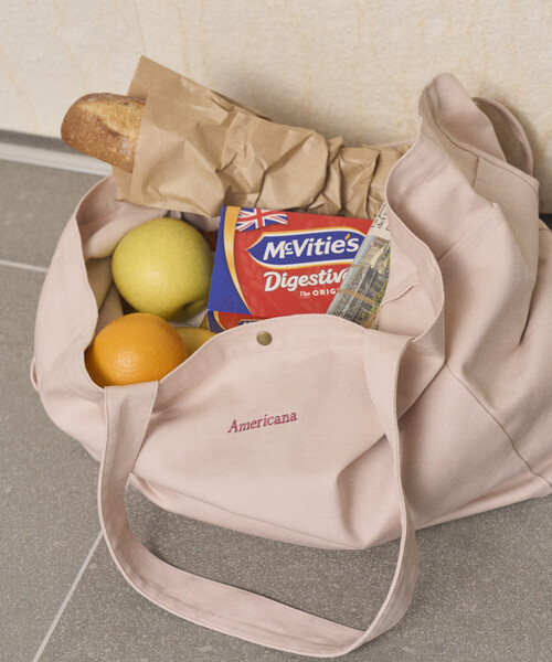 AMERICANA(アメリカーナ)の「Americana × Firsthand/アメリカーナ 別注 エンブロイダリー トート L / サイドポケット付き トートバッグ / A4収納可能(トートバッグ・レディース・ダークブラウン/ピンク/レモンイエロー/ブルーグリーン・FREE)」の13枚目の写真