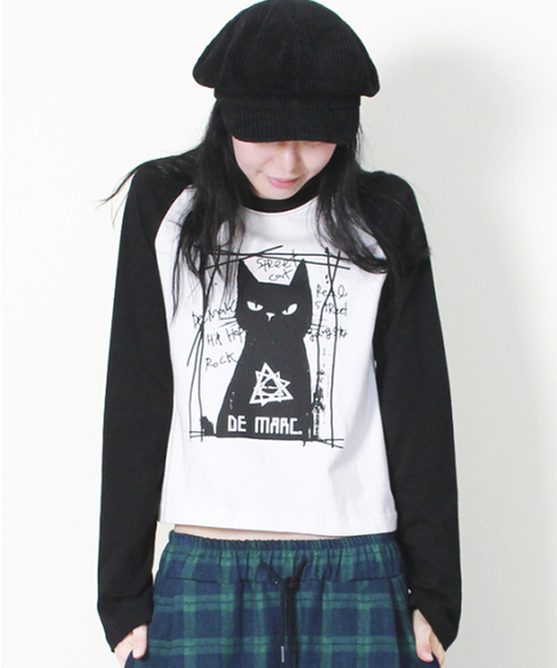 DEMARC(ドゥマーク)の「ボスキャット ラグランセミクロップ長袖Tシャツ アイボリー&ブラック(Tシャツ/カットソー・レディース・その他・MEDIUM/LARGE)」の1枚目の写真