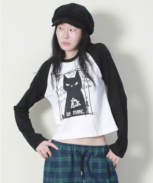 DEMARC(ドゥマーク)の「ボスキャット ラグランセミクロップ長袖Tシャツ アイボリー&ブラック(Tシャツ/カットソー・レディース・その他・MEDIUM/LARGE)」の5枚目の写真