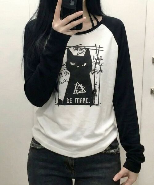 DEMARC(ドゥマーク)の「ボスキャット ラグランセミクロップ長袖Tシャツ アイボリー&ブラック(Tシャツ/カットソー・レディース・その他・MEDIUM/LARGE)」の11枚目の写真