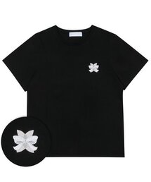 SALTY FLOWER（ソルティフラワー）の「ホワイトリボン刺繍シグネチャー半袖ブラック（Tシャツ/カットソー）」