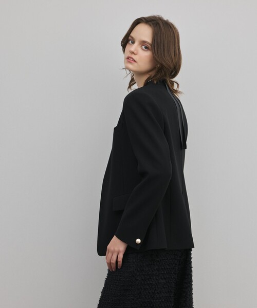 GRACE CONTINENTAL（グレースコンチネンタル）の「トリアセノーカラージャケット（ノーカラージャケット・レディース・ベージュ/ブラック・38/36）」の20枚目の写真