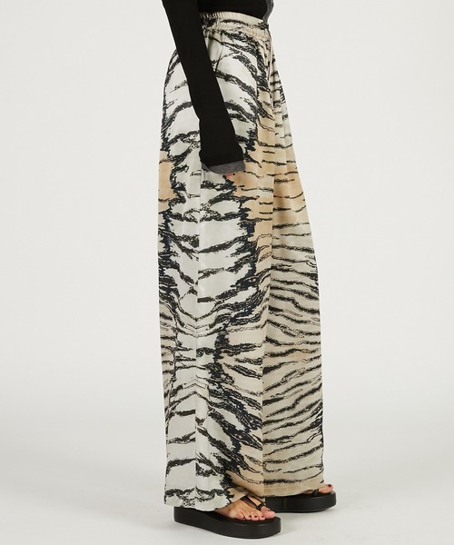 PRANK PROJECT（プランクプロジェクト）の「【2026Spring Pre-Order】タイガープリントパンツ / Tiger Print Pants（その他パンツ・レディース・マルチ・36/38）」の2枚目の写真