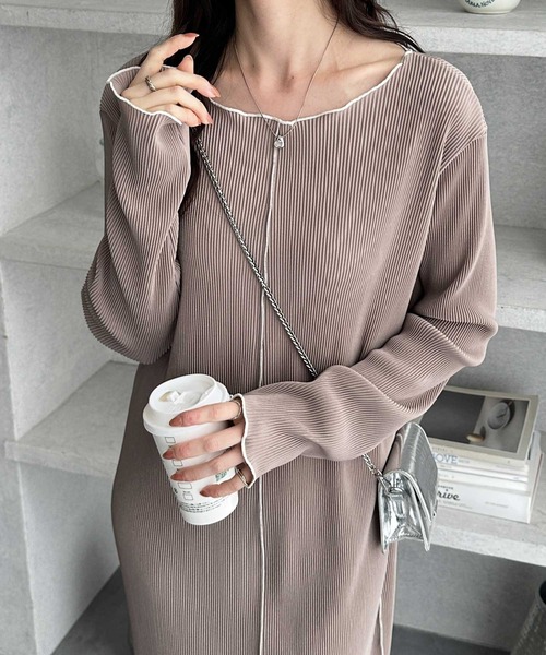 GeeRA(ジーラ)の「全骨格対応!配色プリーツワンピース(ワンピース・レディース・モカ/ブラック・X-LARGE/LARGE/MEDIUM)」の1枚目の写真