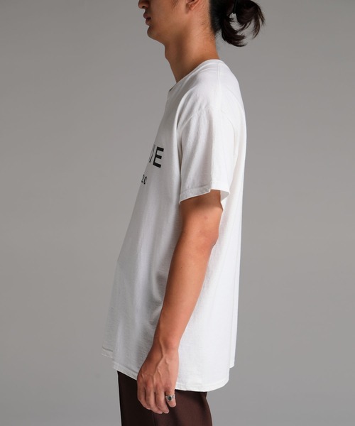 DELUXE(デラックス)の「DELUXE LOGO TEE(Tシャツ/カットソー・メンズ・ブラック/ホワイト・SMALL/X-LARGE/LARGE/MEDIUM)」の3枚目の写真