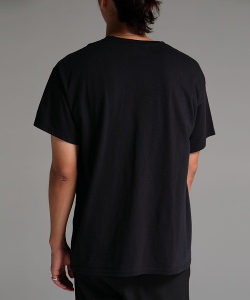 DELUXE(デラックス)の「DELUXE LOGO TEE(Tシャツ/カットソー・メンズ・ブラック/ホワイト・SMALL/X-LARGE/LARGE/MEDIUM)」の7枚目の写真