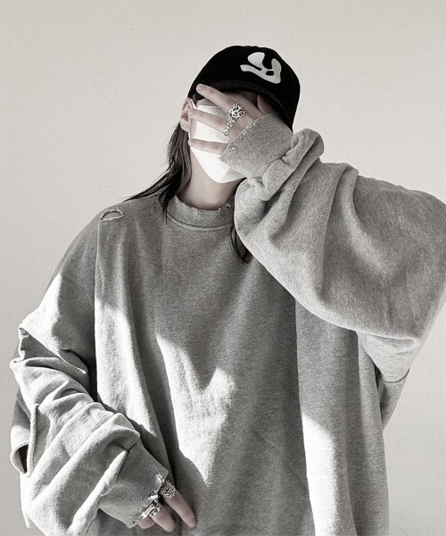 YACA(ヤーカ)の「Cutting Damage Sweat/カッティングダメージスウェット【unisex item】(スウェット・レディース・ブラック/グレー/ホワイト・FREE)」の3枚目の写真