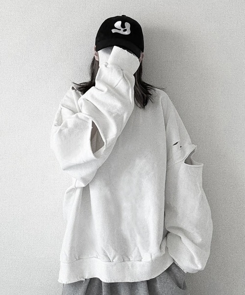 YACA(ヤーカ)の「Cutting Damage Sweat/カッティングダメージスウェット【unisex item】(スウェット・レディース・ブラック/グレー/ホワイト・FREE)」の1枚目の写真