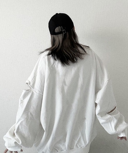 YACA(ヤーカ)の「Cutting Damage Sweat/カッティングダメージスウェット【unisex item】(スウェット・レディース・ブラック/グレー/ホワイト・FREE)」の14枚目の写真