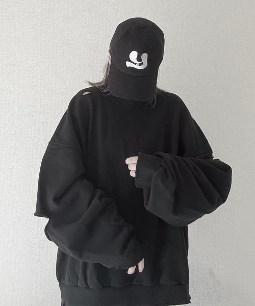 YACA(ヤーカ)の「Cutting Damage Sweat/カッティングダメージスウェット【unisex item】(スウェット・レディース・ブラック/グレー/ホワイト・FREE)」の17枚目の写真