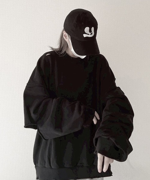 YACA(ヤーカ)の「Cutting Damage Sweat/カッティングダメージスウェット【unisex item】(スウェット・レディース・ブラック/グレー/ホワイト・FREE)」の18枚目の写真