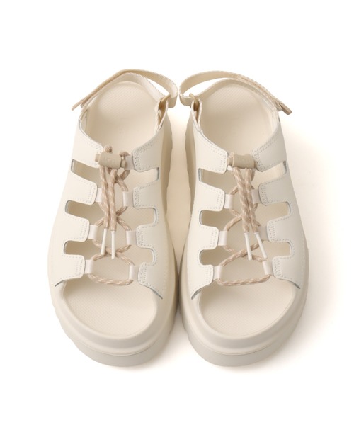 UGG(アグ)の「UGG W GOLDENGLOW TOGGLE / アグ ゴールデングロウ トグル(サンダル・レディース・オフホワイト・25.0cm/24.0cm/23.0cm/22.0cm)」の5枚目の写真