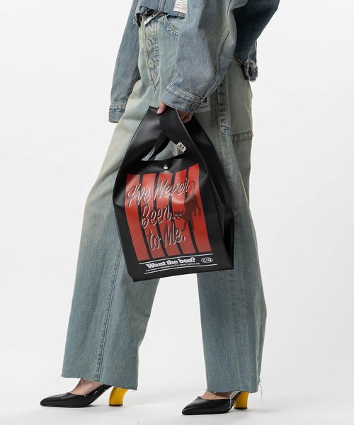 Maison MIHARA YASUHIRO(メゾンミハラヤスヒロ)の「Cat Print Leather Shopping Bag(ショルダーバッグ・メンズ・ホワイト/ブラック・FREE)」の7枚目の写真