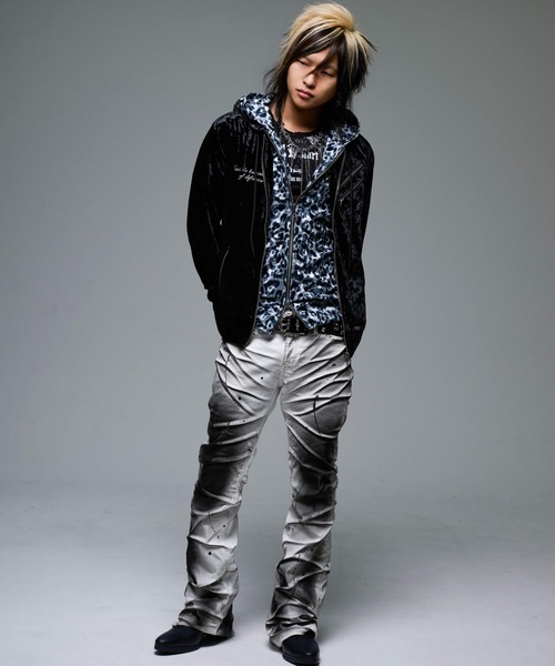 FUGA（フーガ）の「『FUGA/フーガ』ラインストーンベロアパーカー（パーカー・メンズ・ブラック×シルバー/ブラック×ゴールド・L/M）」の5枚目の写真