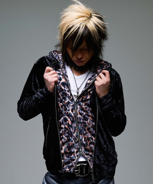 FUGA（フーガ）の「『FUGA/フーガ』ラインストーンベロアパーカー（パーカー・メンズ・ブラック×シルバー/ブラック×ゴールド・L/M）」の8枚目の写真