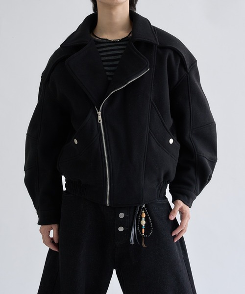 EPNK（イーピーエヌケー）の「2-Way Piping Asym Coat / 2wayパイピングアシメコート（ブルゾン・メンズ・ブラック/グレー・SMALL/MEDIUM/LARGE）」の3枚目の写真