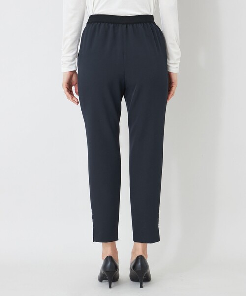 TO BE CHIC(トゥー ビー シック)の「デュアルストレッチウエストゴム パンツ(その他パンツ・レディース・ダークネイビー/ベージュ/ブラック・40)」の8枚目の写真