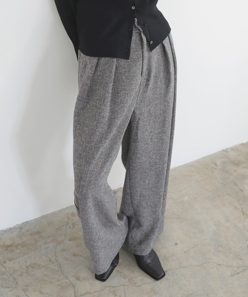 LIAN（リアン）の「サマーツイードタックパンツ（スラックス・レディース・ブラウン/アイボリー/ブラック/グレー・FREE）」の4枚目の写真