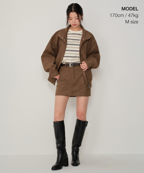 MUSINSA STANDARD WOMAN（ムシンサスタンダードウーマン）の「ウィメンズ シンセティックスエード ハイネック ブルゾンジャケット [ライトブラウン]（ブルゾン・レディース・その他・S/M/L）」の4枚目の写真