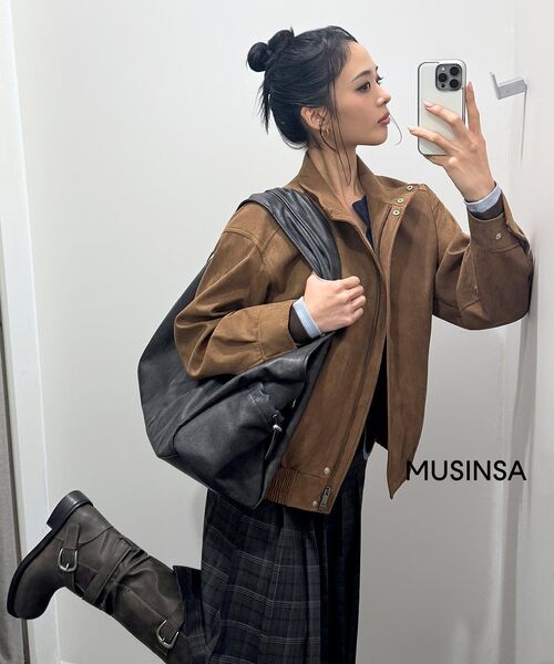 MUSINSA STANDARD WOMAN（ムシンサスタンダードウーマン）の「ウィメンズ シンセティックスエード ハイネック ブルゾンジャケット [ライトブラウン]（ブルゾン・レディース・その他・S/M/L）」の14枚目の写真