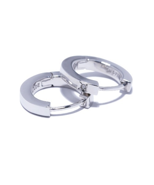 JAM HOME MADE（ジャムホームメイド）の「フラットダブル ダイヤモンド ピアス M シルバー（ピアス（両耳用）・メンズ・シルバー・ONE SIZE）」の6枚目の写真