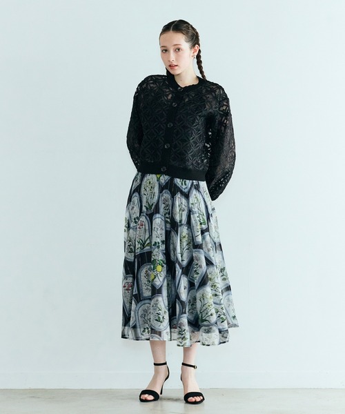 Audie a Muses（オーディアミューズ）の「フラワー立体刺繍ブラウスカーディガン（カーディガン/ボレロ・レディース・ブラック/オフホワイト・38/42）」の21枚目の写真