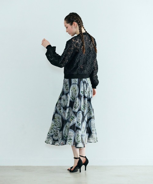 Audie a Muses（オーディアミューズ）の「フラワー立体刺繍ブラウスカーディガン（カーディガン/ボレロ・レディース・ブラック/オフホワイト・38/42）」の22枚目の写真