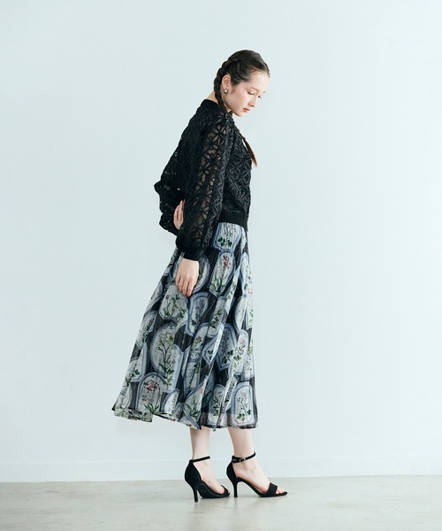 Audie a Muses（オーディアミューズ）の「フラワー立体刺繍ブラウスカーディガン（カーディガン/ボレロ・レディース・ブラック/オフホワイト・38/42）」の12枚目の写真