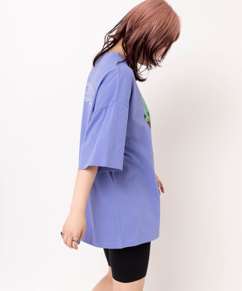 RNA(アールエヌエー)の「M2630 RUFFIAN WOLF BIG T(Tシャツ/カットソー・レディース・ホワイト/スミクロ/ラベンダー・MEDIUM)」の11枚目の写真