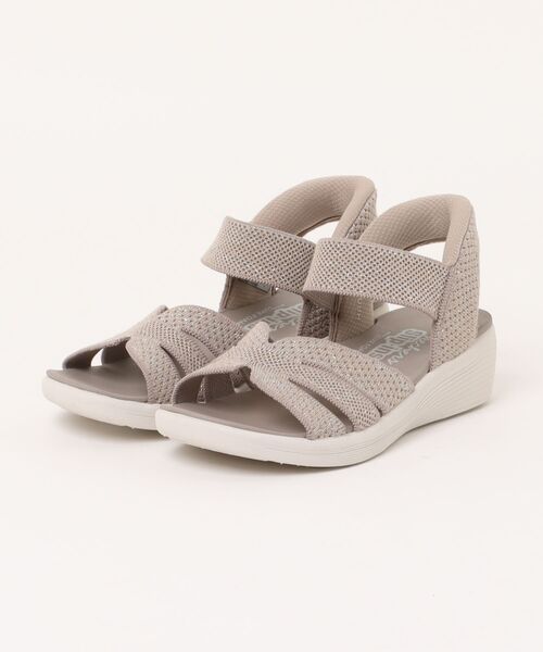 SKECHERS(スケッチャーズ)の「《SKECHERS》ARYA - SPARKLING PRAISE(サンダル・レディース・ブラック/モカ/グレー系その他/ネイビー・23.0cm/24.0cm/25.0cm/22.0cm)」の2枚目の写真