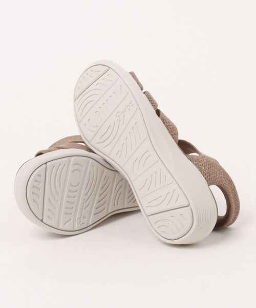 SKECHERS(スケッチャーズ)の「《SKECHERS》ARYA - SPARKLING PRAISE(サンダル・レディース・ブラック/モカ/グレー系その他/ネイビー・23.0cm/24.0cm/25.0cm/22.0cm)」の6枚目の写真