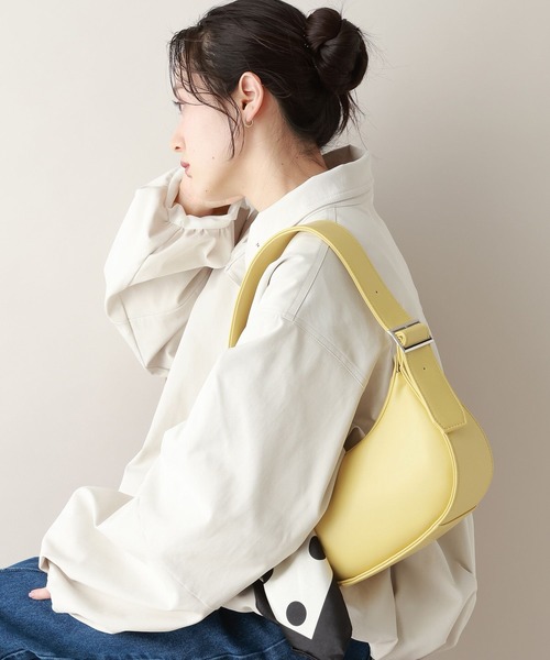 RAGEBLUE(レイジブルー)の「カーブフレームミニショルダーバッグ(ショルダーバッグ・レディース・ブラック/ブラウン系/イエロー・FREE)」の8枚目の写真