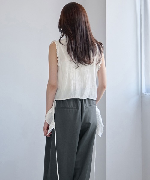 CHAN ME(チャンミ)の「カシュクールフリルブラウス(シャツ/ブラウス・レディース・ネイビー/ブラック/アイボリー・X-LARGE/LARGE/MEDIUM)」の8枚目の写真