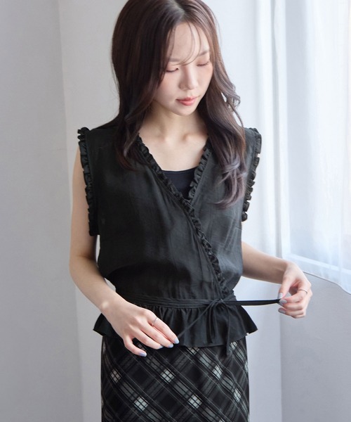 CHAN ME(チャンミ)の「カシュクールフリルブラウス(シャツ/ブラウス・レディース・ネイビー/ブラック/アイボリー・X-LARGE/LARGE/MEDIUM)」の18枚目の写真