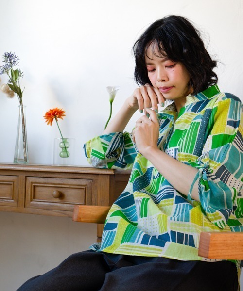 KILKI（キルキー）の「【 KILKI / キルキー 】 ドローイングプリント　ブラウス　6S-B03　HDI（シャツ/ブラウス・レディース・ピンク/グリーン・FREE）」の3枚目の写真