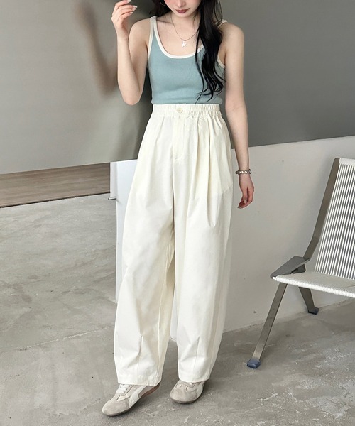 DAY CLOSET（デイ クローゼット）の「【ボタン・ファスナー付きゴムウエスト】きれいめ ツータック ハイウエスト センターライン バルーンパンツ レディース（その他パンツ・レディース・ブラック/ブラウン/ダークグレー/オフホワイト・M/L）」の8枚目の写真