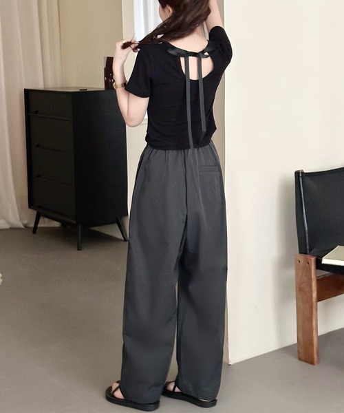 DAY CLOSET（デイ クローゼット）の「【ボタン・ファスナー付きゴムウエスト】きれいめ ツータック ハイウエスト センターライン バルーンパンツ レディース（その他パンツ・レディース・ブラック/ブラウン/ダークグレー/オフホワイト・M/L）」の19枚目の写真
