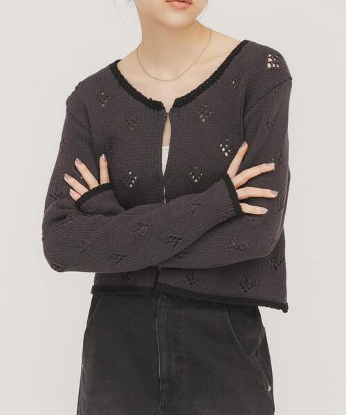 KBF（ケイビーエフ）の「アイレットコンパクトカーディガン（カーディガン/ボレロ・レディース・アイボリー/チャコールグレー・ONE）」の17枚目の写真