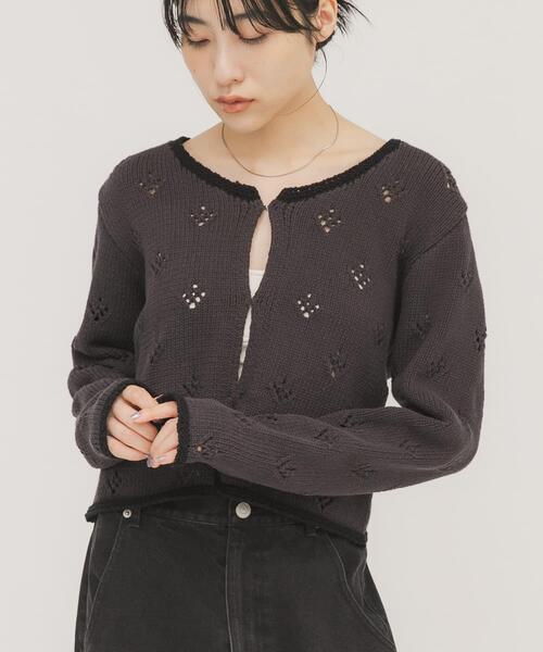 KBF（ケイビーエフ）の「アイレットコンパクトカーディガン（カーディガン/ボレロ・レディース・アイボリー/チャコールグレー・ONE）」の20枚目の写真