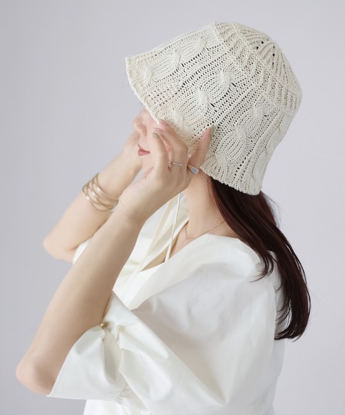 Riberry（リベリー）の「透かし編みニットバケハ（ハット・レディース・アイボリー/ブラック/グレイッシュベージュ・FREE）」の13枚目の写真