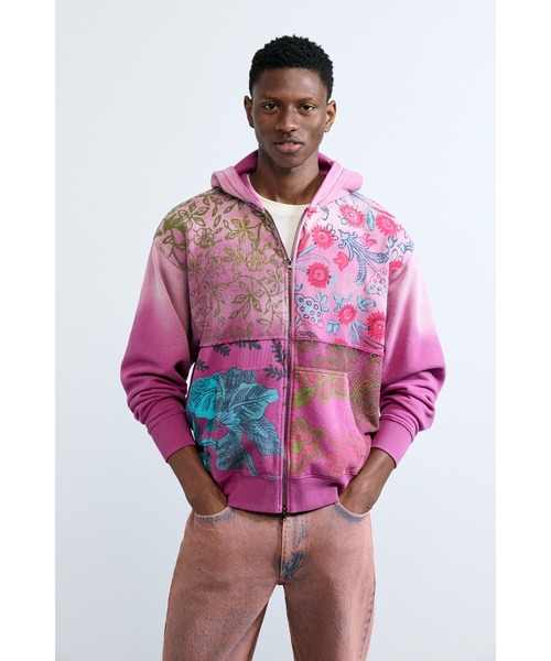 Desigual(デシグアル)の「フローラル プリント フーディー / パッチワーク(スウェット・メンズ・レッド・S/M/L/XL)」の3枚目の写真