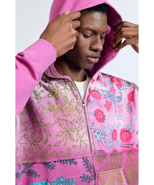 Desigual(デシグアル)の「フローラル プリント フーディー / パッチワーク(スウェット・メンズ・レッド・S/M/L/XL)」の5枚目の写真