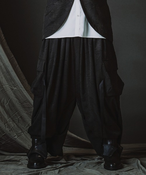 NO ID.（ノーアイディ）の「mp14809-ﾌﾗｯﾀﾘﾝｸﾞｶｰｺﾞﾄﾗｳｻﾞｰｽﾞ パンツ(458006-434P)（その他パンツ・メンズ・ブラック/ブラック系その他・1/2）」の22枚目の写真