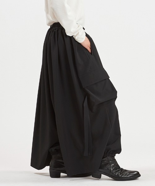 NO ID.（ノーアイディ）の「mp14809-ﾌﾗｯﾀﾘﾝｸﾞｶｰｺﾞﾄﾗｳｻﾞｰｽﾞ パンツ(458006-434P)（その他パンツ・メンズ・ブラック/ブラック系その他・1/2）」の6枚目の写真