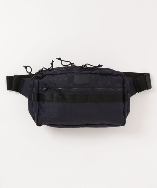 NEW ERA(ニューエラ)の「【NEW ERA/ニューエラ】スクエア ウエストバッグ 7L ネイビーペイズリー(ボディバッグ/ウエストポーチ・メンズ・ネイビー・FREE)」の1枚目の写真