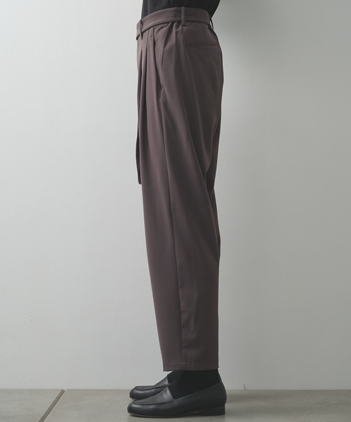 ATTACHMENT(アタッチメント)の「【ATTACHMENT/アタッチメント】別注 BELTED WIDE TAPERDTROUSERS(スラックス・メンズ・ブラック/ダークグレー・2/3)」の6枚目の写真
