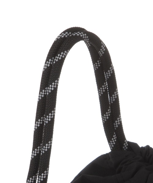 niko and...（ニコアンド）の「メッシュポケットナップサック（バックパック/リュック・メンズ・オフホワイト/ブラック・FREE）」の12枚目の写真