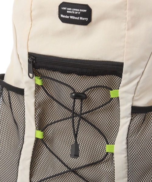 niko and...（ニコアンド）の「メッシュポケットナップサック（バックパック/リュック・メンズ・オフホワイト/ブラック・FREE）」の5枚目の写真